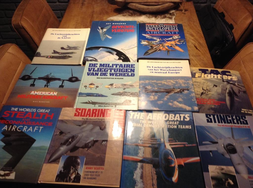 Vliegtuig boek (oa superbase), Ophalen of Verzenden, Zo goed als nieuw, Boek of Tijdschrift