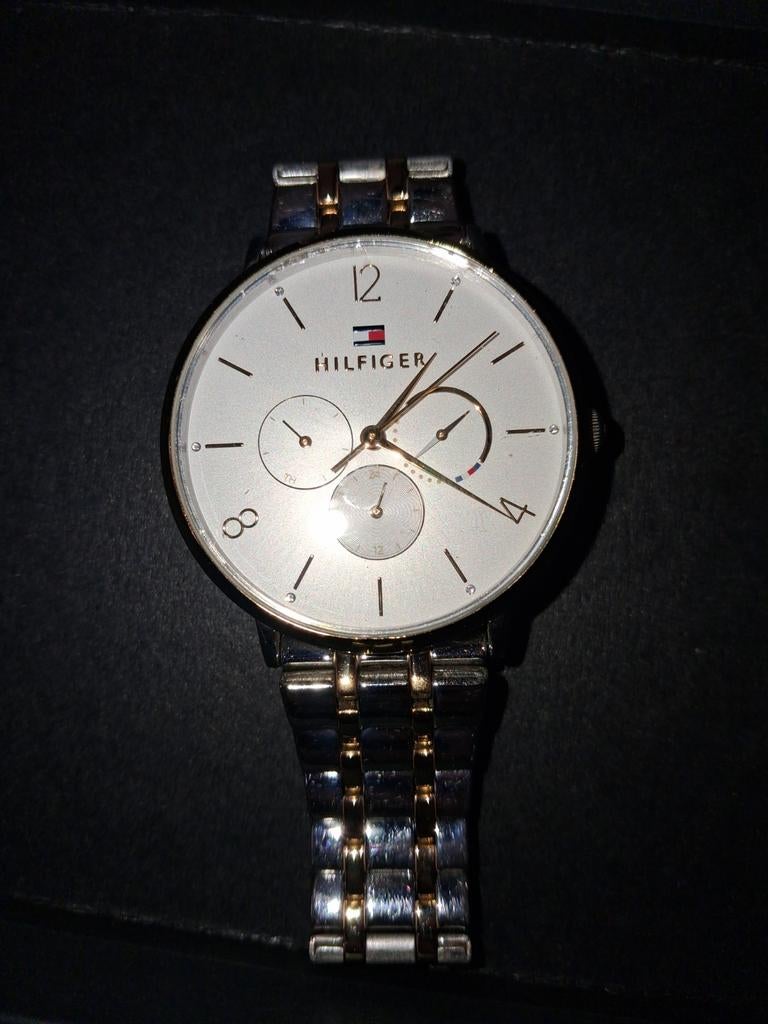 Tommy hilfiger horloge, Sieraden, Tassen en Uiterlijk, Horloges | Antiek, Overige merken, Ophalen of Verzenden, Onbekend, Zilver