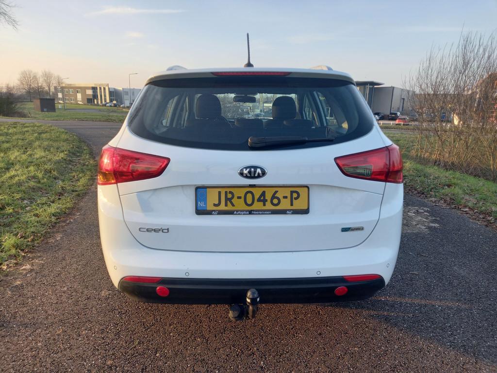 Kia cee'd Sportswagon 1.6 GDI Clima/Cruise/Navi/Camera, Voorwielaandrijving, 135 pk, Gebruikt, 4 cilinders