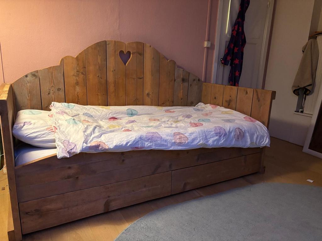 Steigerhout kinderbed met lades, Ophalen, 85 tot 100 cm, Gebruikt, Lattenbodem