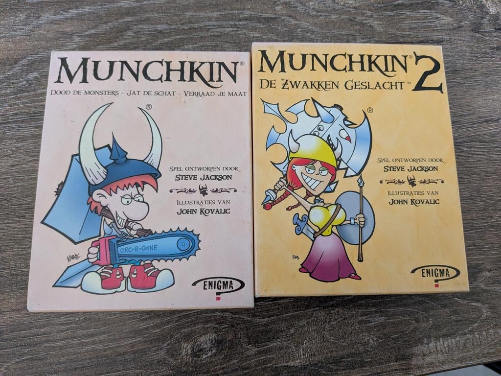 Munchkin Het Originele Spel en Munchkin 2, Vijf spelers of meer, Ophalen of Verzenden, Zo goed als nieuw, Enigma