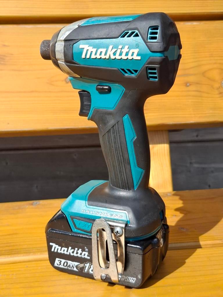 Makita DTD153 slagschroevendraaier 18V, Ophalen of Verzenden, Boor- en Schroefmachine