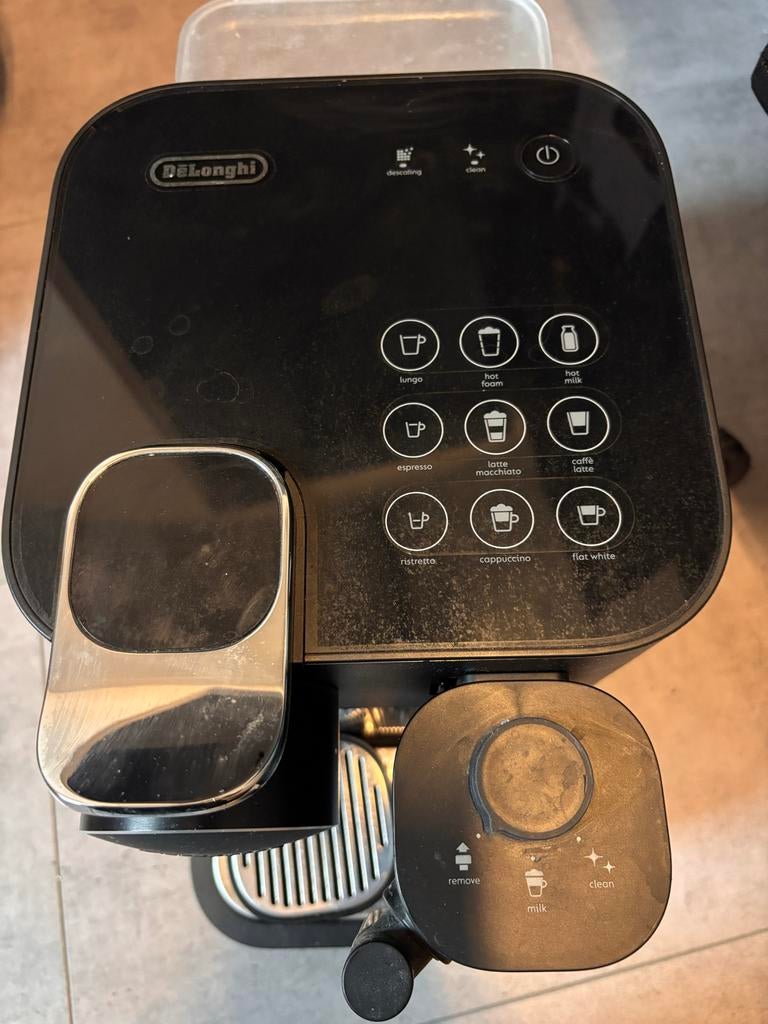 Nespresso DeLonghi Gran Lattissima - Koffiezetapparaat, Koffiemachine, Ophalen of Verzenden, Zo goed als nieuw, 2 tot 4 kopjes