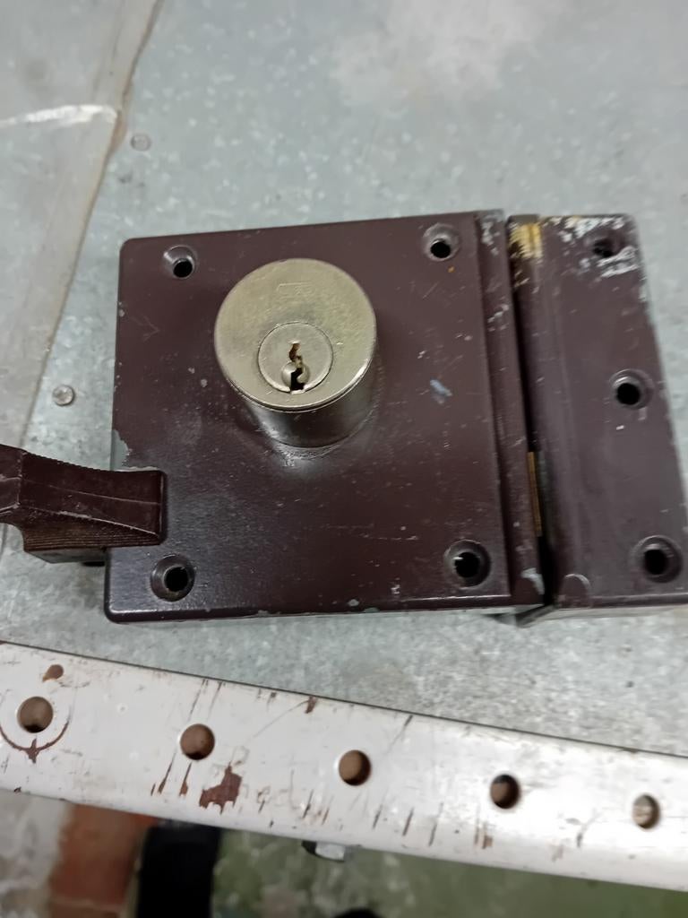 Oplegslot + 4X SLEUTEL lips, Ophalen of Verzenden, Slot