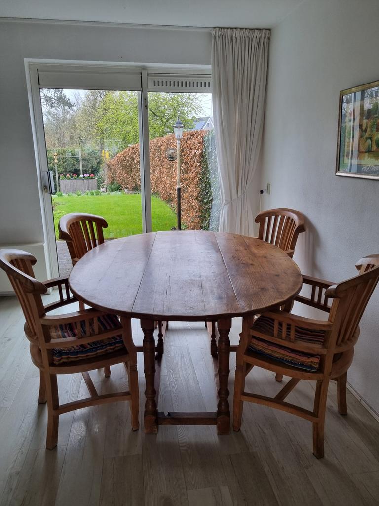 Ovale grenen eettafel inklapbaar met 4 stoelen, Huis en Inrichting, Tafels | Eettafels, Ophalen, Gebruikt, 100 tot 150 cm, 150 tot 200 cm