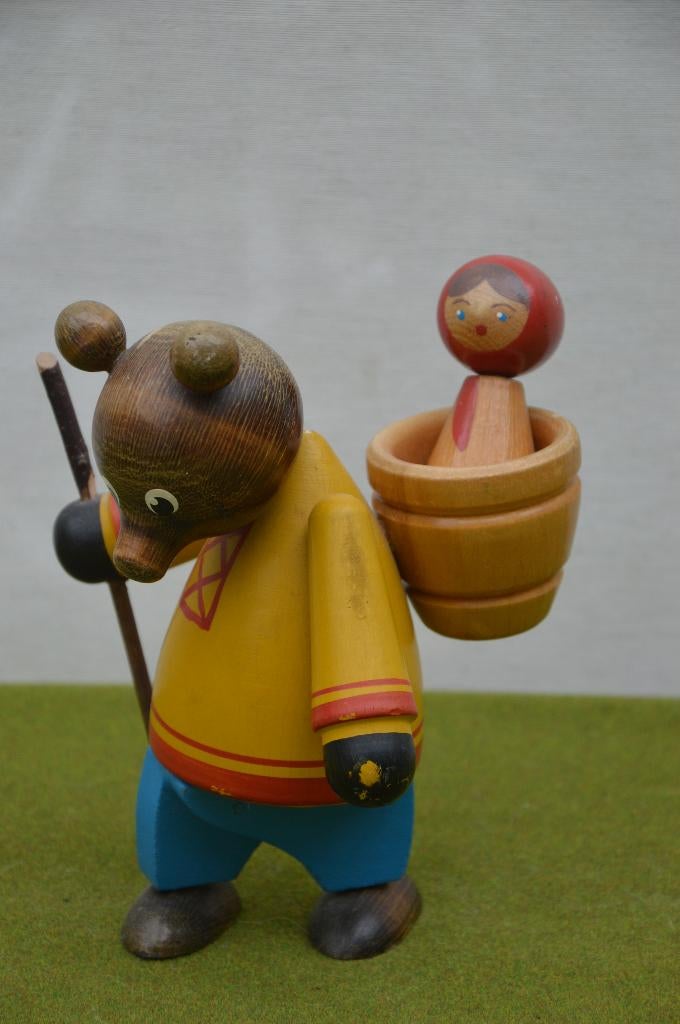 Oude houten Russische beer van het verhaal Masha en de beer, Ophalen of Verzenden, Gebruikt, Beeldje, Overige merken