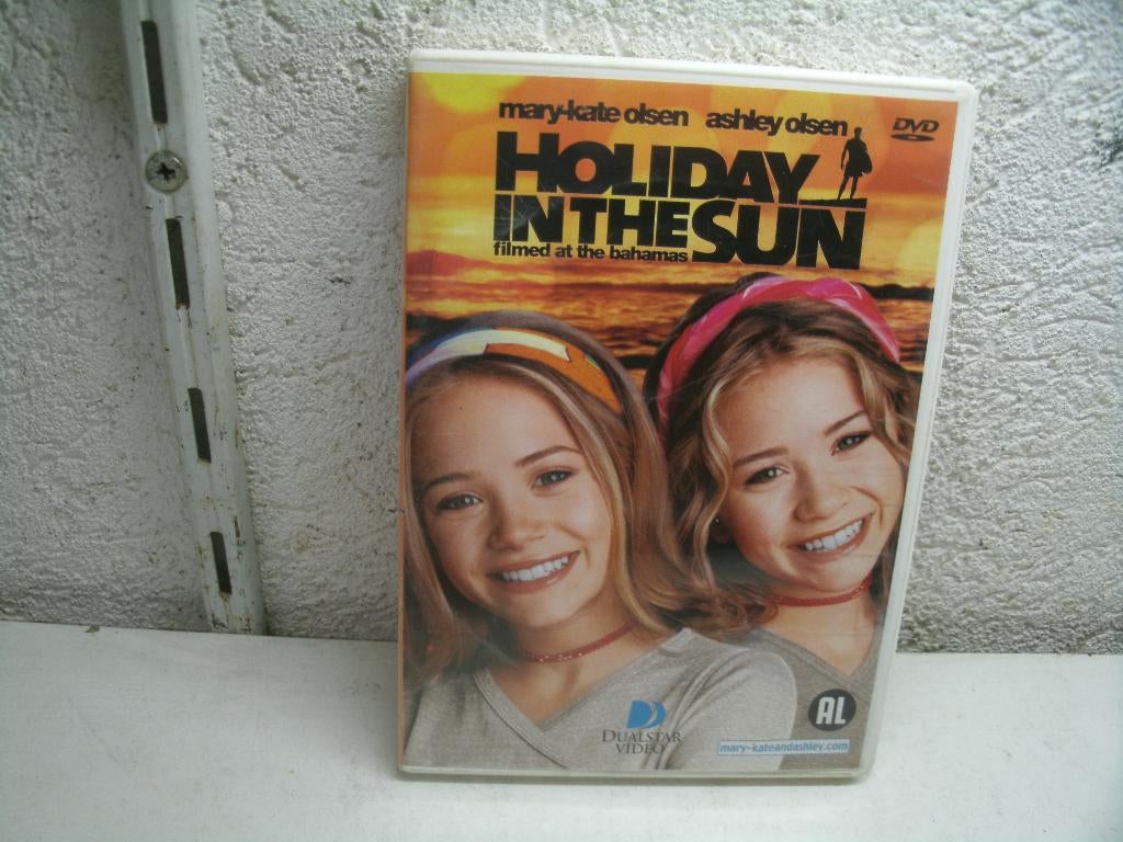 dvd 225b holiday in the sun, Alle leeftijden, Ophalen of Verzenden, Zo goed als nieuw
