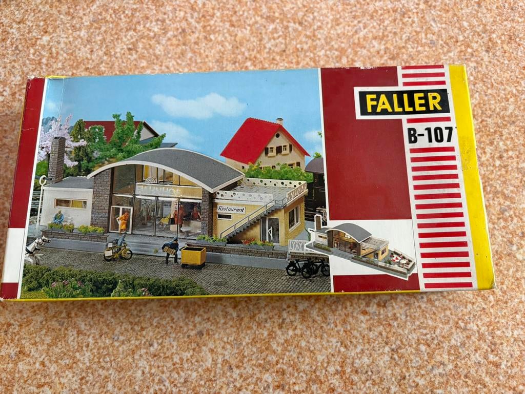 Faller B-107 station, Overige merken, Gelijkstroom of Wisselstroom, Brug, Tunnel of Gebouw, Nieuw