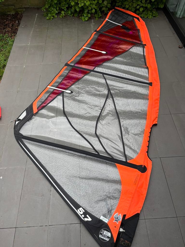 Ezzy 5,7m Wave Panther Elite 4-batten wave-zeil, Ophalen of Verzenden, Gebruikt, Zeil, 5 tot 7 m²