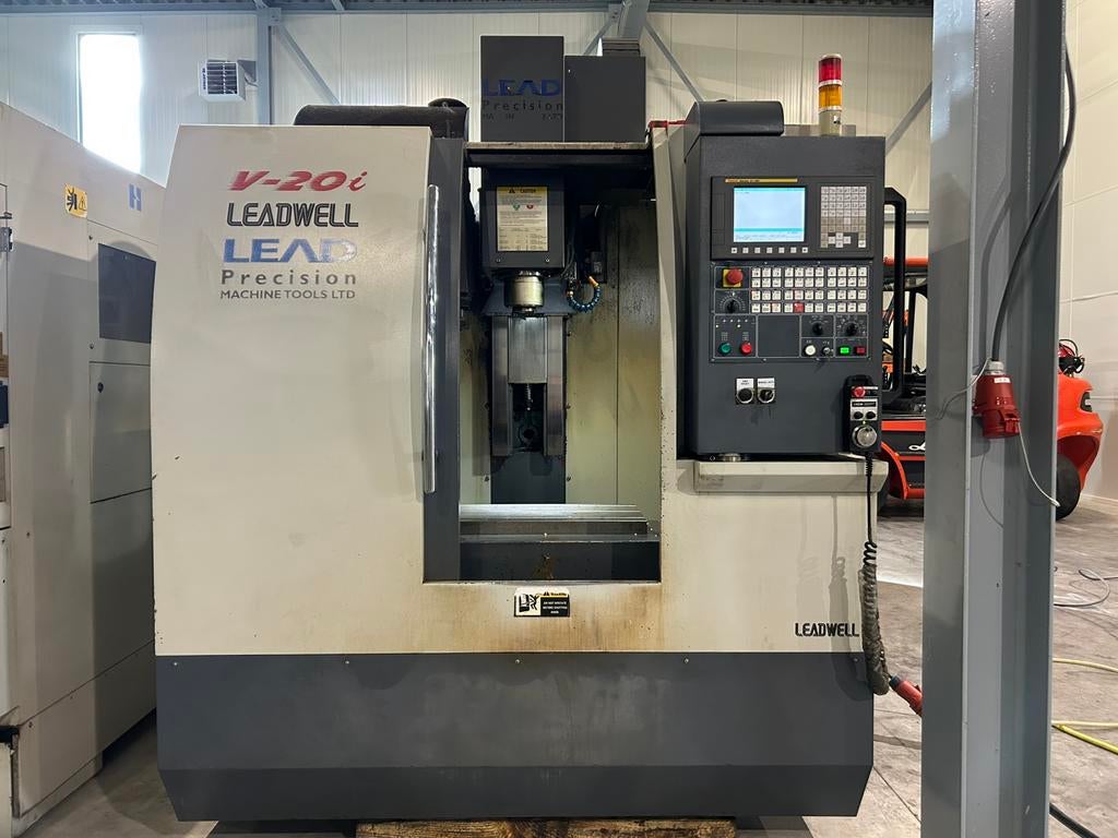 Leadwell V-20i CNC Bewerkingscentrum, Ophalen, Gebruikt, Freesbank, Computergestuurd (Cnc)