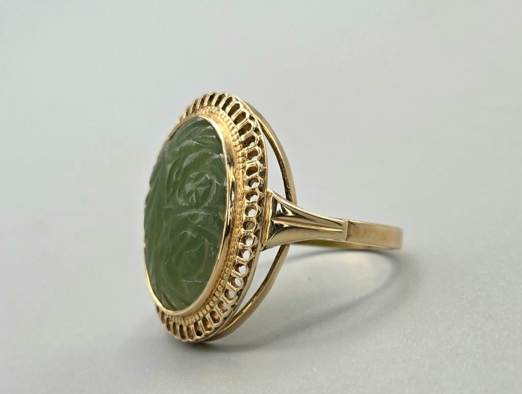 Gouden Vintage ring edelsteen groene  jade. 2026/196, Sieraden, Tassen en Uiterlijk, Ringen, Zo goed als nieuw, Dame, 18 tot 19
