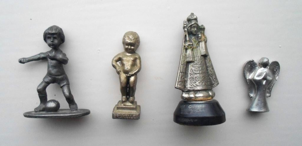 Beeldjes. Jongen, Maria en kind, Manneke Pis en engel., Verzamelen, Beelden en Beeldjes, Ophalen of Verzenden, Zo goed als nieuw