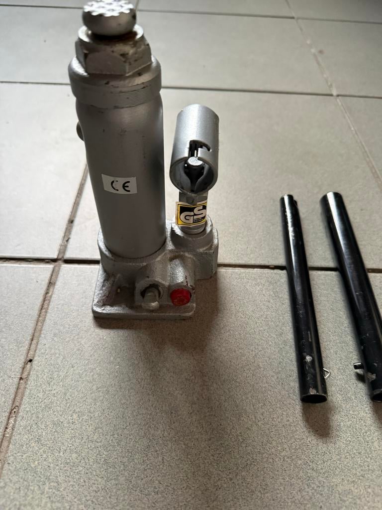 Halfords Carpoint Hydraulische Potkrik 2000 kg - TÜV Gekeurd, Ophalen of Verzenden, Gebruikt, Hydraulisch, Potkrik