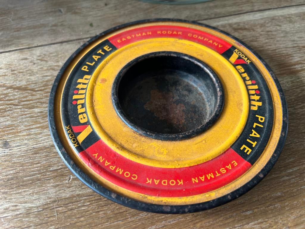 OUDE ASBAK MET KODAK RECLAME, Verzamelen, Ophalen of Verzenden, Gebruikt, Reclamebord