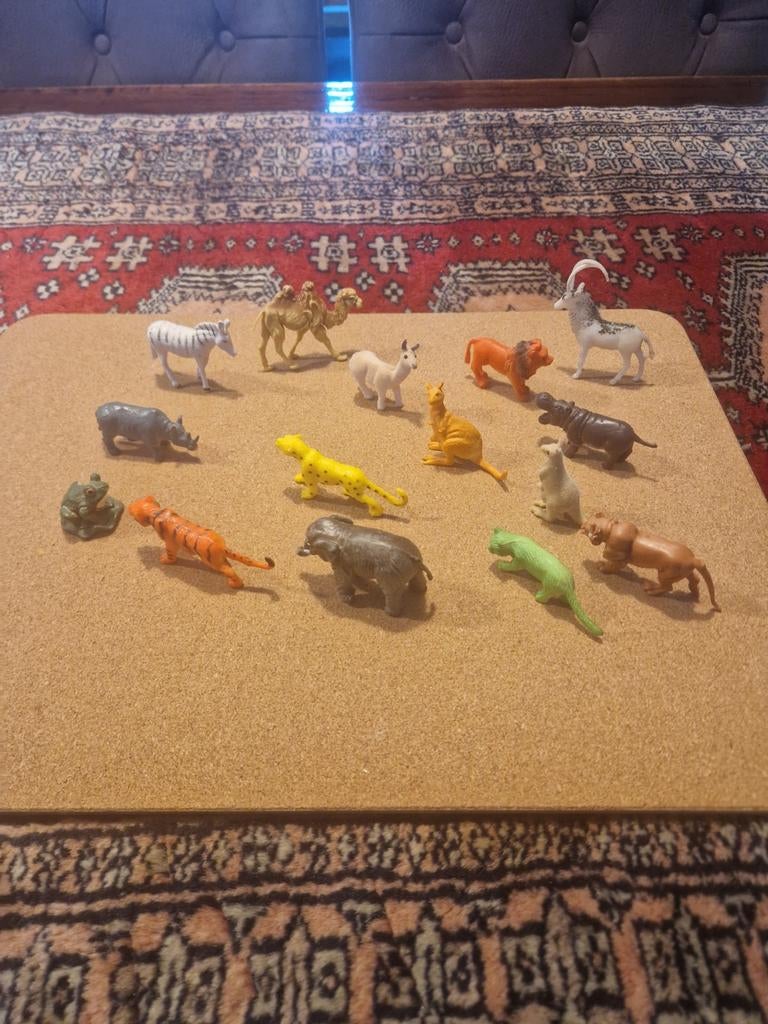 Leuke verzameling plastic dierentuin 15 diertjes zie foto's, Ophalen of Verzenden, Zo goed als nieuw, Paard, Beeldje of Figuurtje