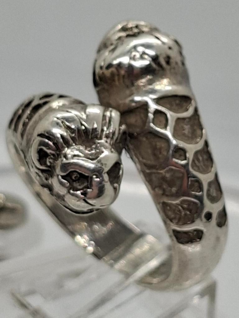 Antieke Tibetaanse Zilveren Ring met Leeuwenkoppen, Ophalen of Verzenden, Zilver, Ring