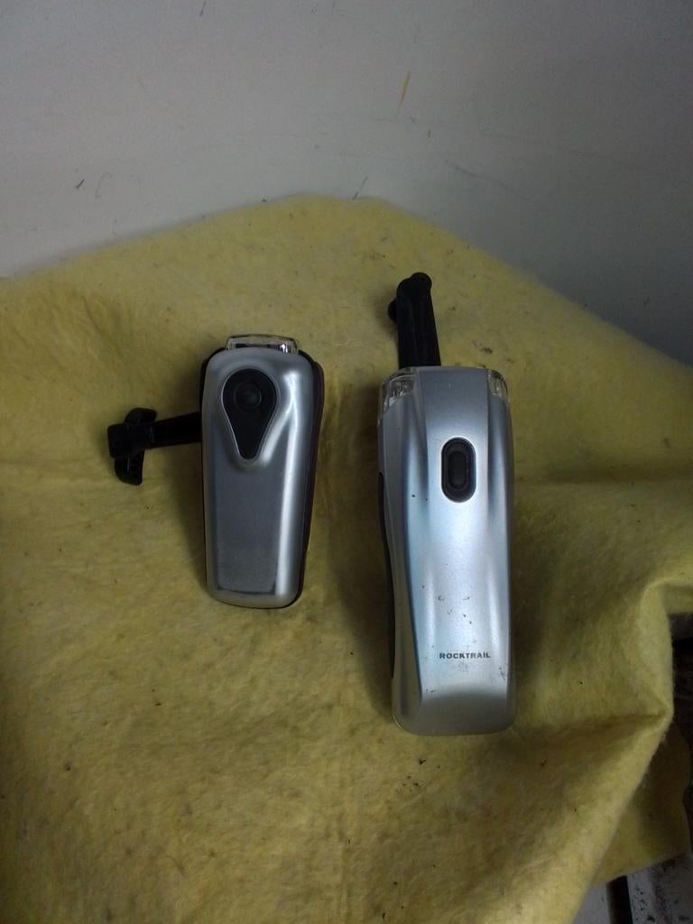 3218) opwindbare zaklamp 2 stuks, Ophalen of Verzenden, Batterij