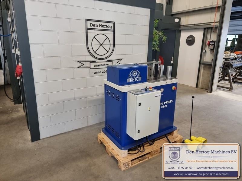 strippenbuiger 28 ton hydraulisch touchscreen compact 400V, Ophalen, Nieuw