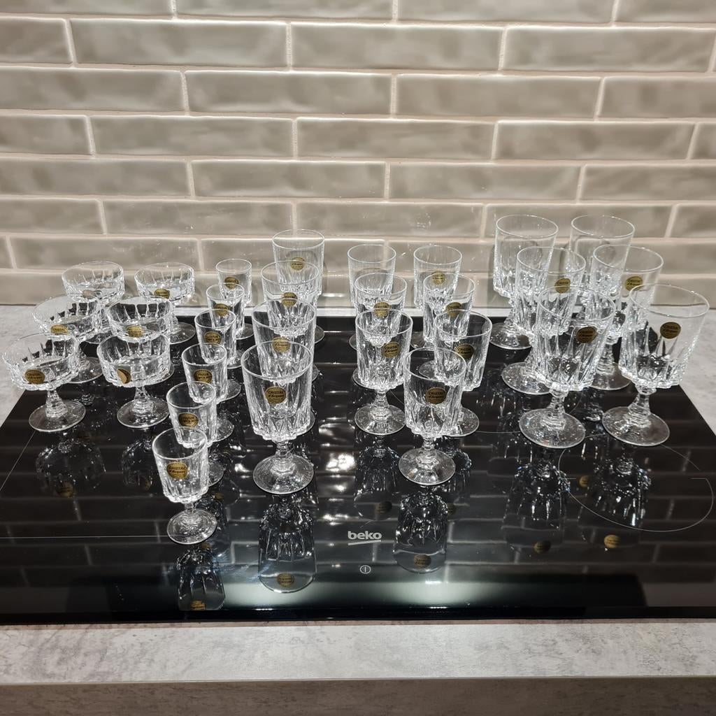 Cristal D'Arques kristallen glazen - 29 stuks, Antiek en Kunst, Antiek | Glas en Kristal, Ophalen