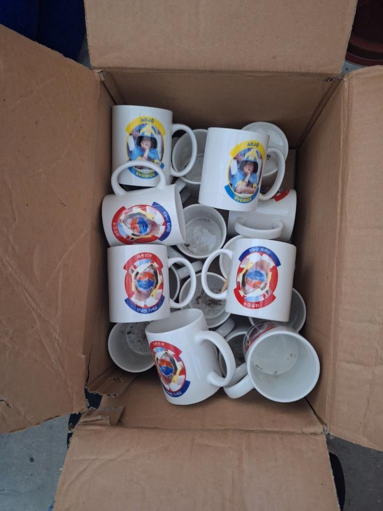 Koffie mokken, Ophalen of Verzenden, Aardewerk, Overige stijlen, Kop(pen) en/of Schotel(s)