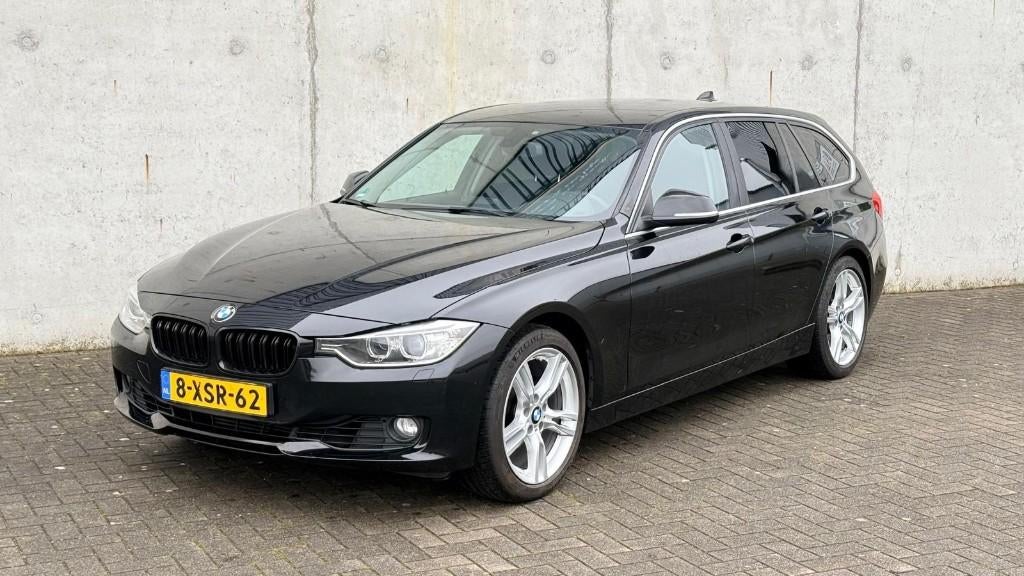 BMW 320i Touring F-31, Climate, Elektr. Ramen/Spieg./ Xenon, 4 cilinders, 1445 kg, Zwart, Origineel Nederlands
