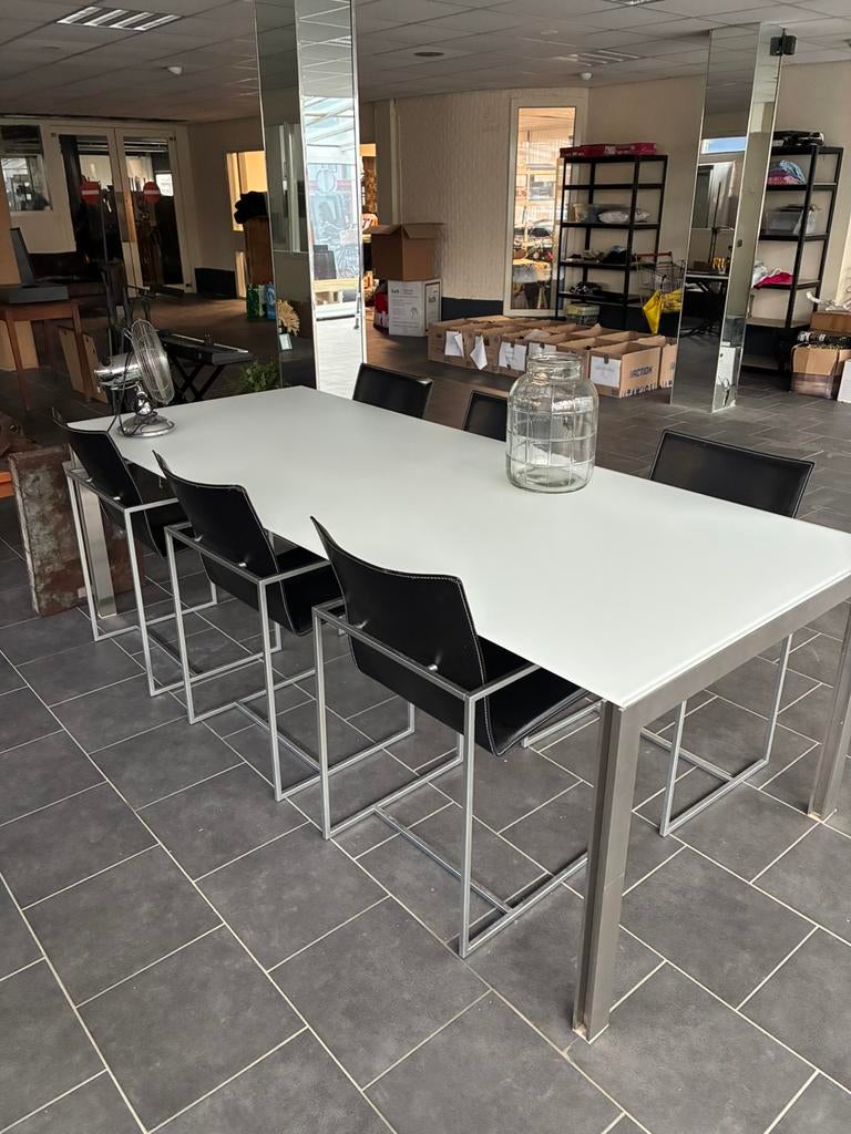 Disgn tafel wit melk glas roest vrij stalen frame 6 stoelen, Huis en Inrichting, Tafels | Eettafels, Ophalen, Gebruikt, 200 cm of meer