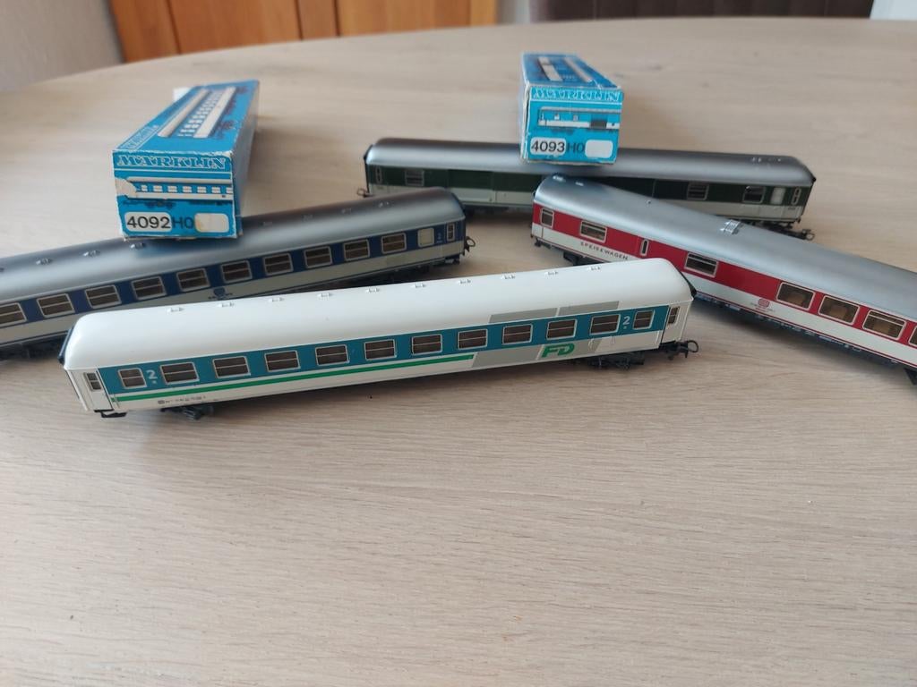 4 Märklin DB d-trein rijtuigen artnr 4221,4092,4093,4094 NL9, Wisselstroom, Wagon, Ophalen of Verzenden, Zo goed als nieuw