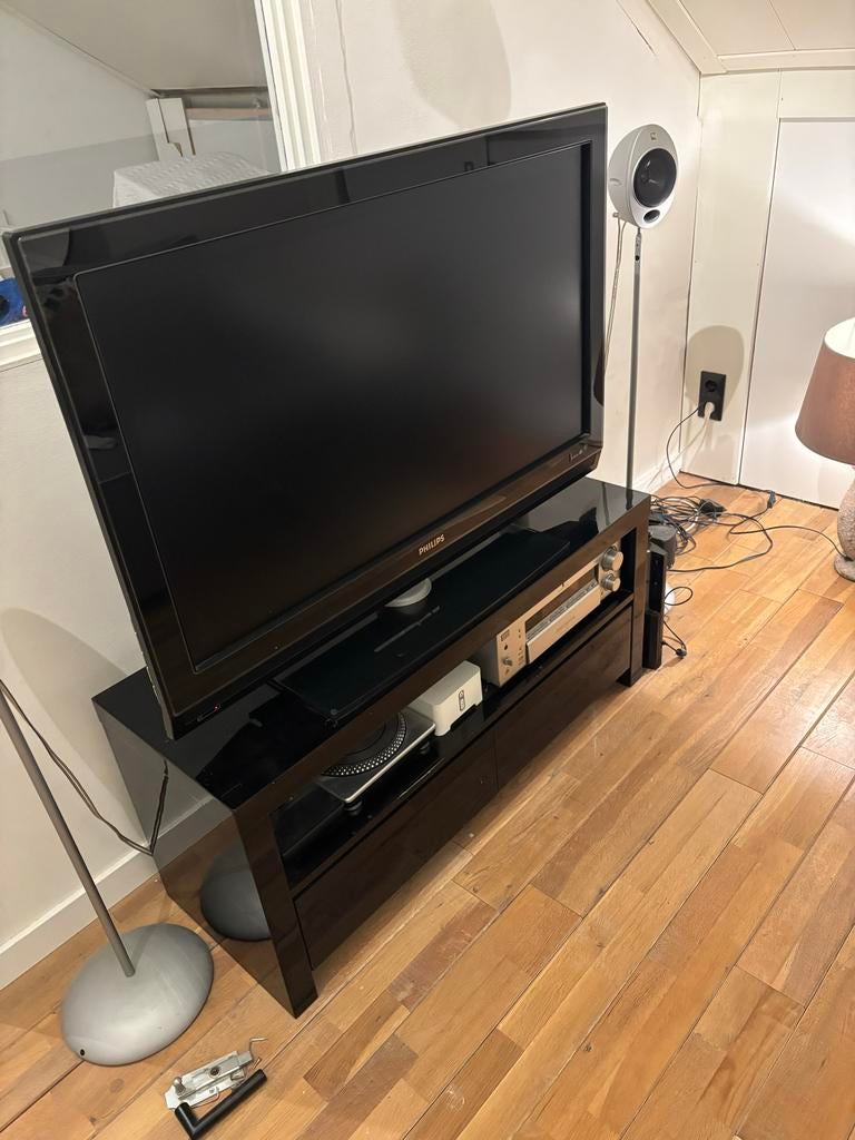 Philips TV + tv kastje, Audio, Tv en Foto, Televisies, Ophalen, 100 cm of meer, 50 Hz, Philips