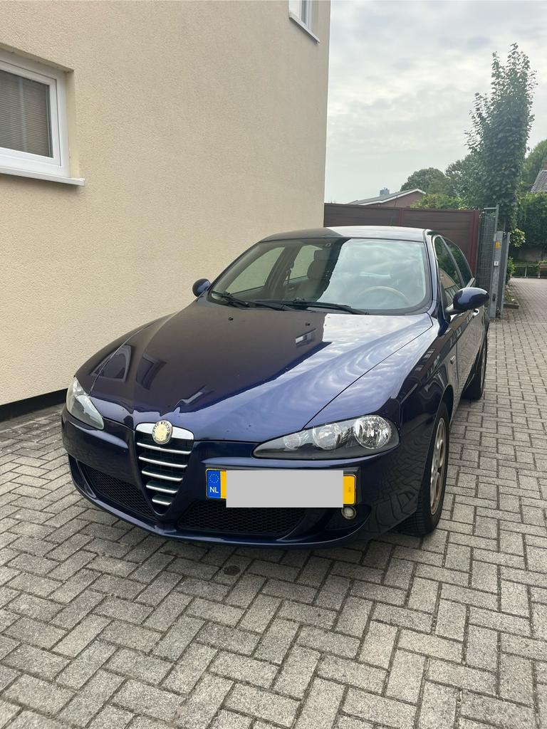 Alfa Romeo 147 1.6 T.spark 16V 77KW 5DR 2006 Blauw, Auto's, Alfa Romeo, Voorwielaandrijving, 4 cilinders, Origineel Nederlands