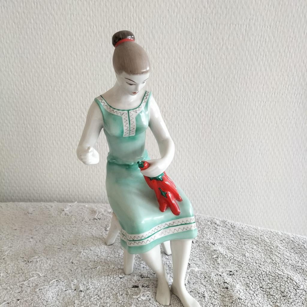Vintage Hollohaza Porseleinen Beeldje Dame, Antiek en Kunst, Antiek | Porselein, Ophalen of Verzenden