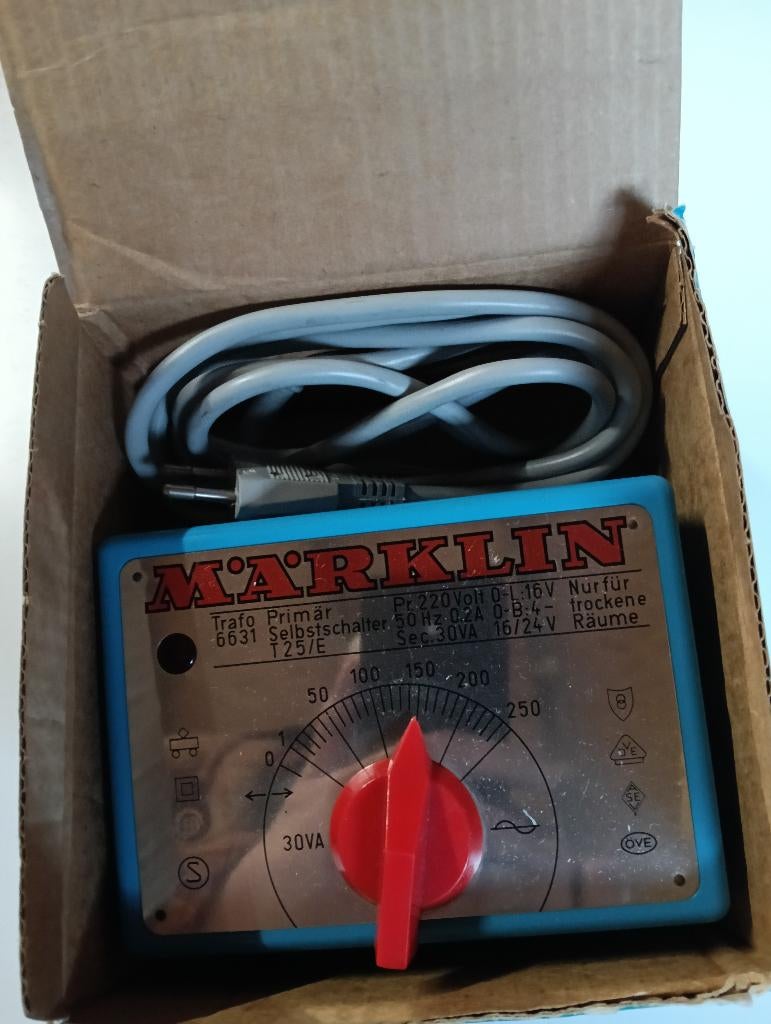 Märklin 6631 30VA transformator regelbaar, Gebruikt, Ophalen of Verzenden, Märklin, Transformator of Voeding