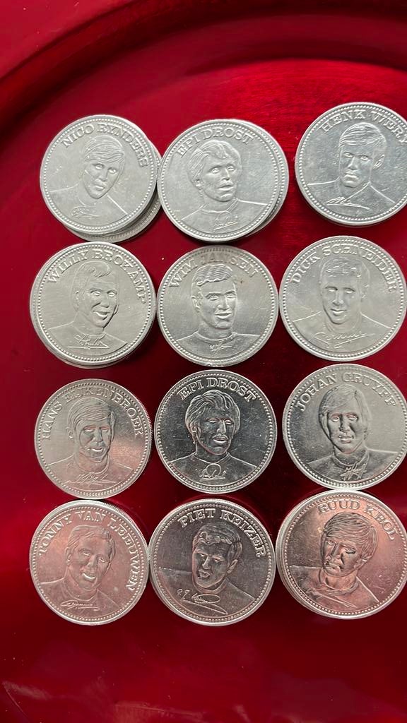 Munten verzameling Shell Top 20 voetballers 1970, Verzamelen, Ophalen, Zo goed als nieuw