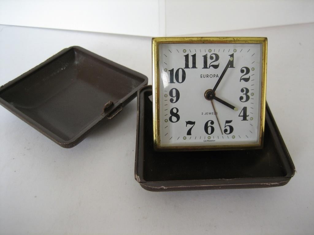 Europa Travel Alarm Clock, Ophalen of Verzenden, Gebruikt, Wekker of Tafelklok