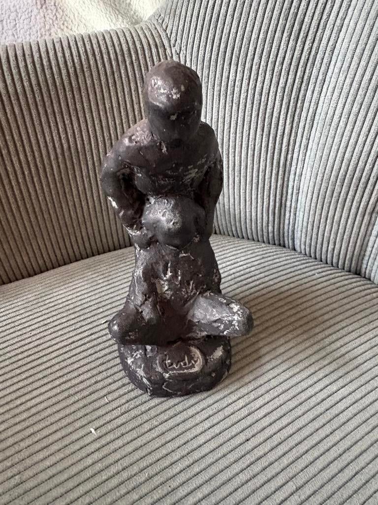 Kinderen beeld van tony van de vorst, Verzamelen, Beelden en Beeldjes, Ophalen of Verzenden, Zo goed als nieuw, Mens