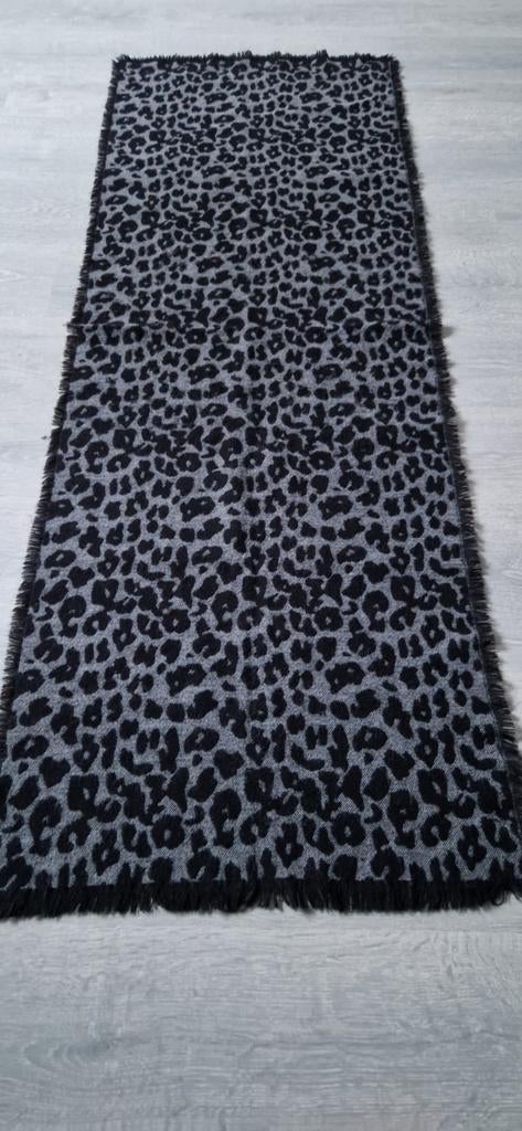 Heerlijke warme, dikke sjaal. One size. Hema. Weinig gedrage, Hema, Ophalen of Verzenden, Zo goed als nieuw, Sjaal