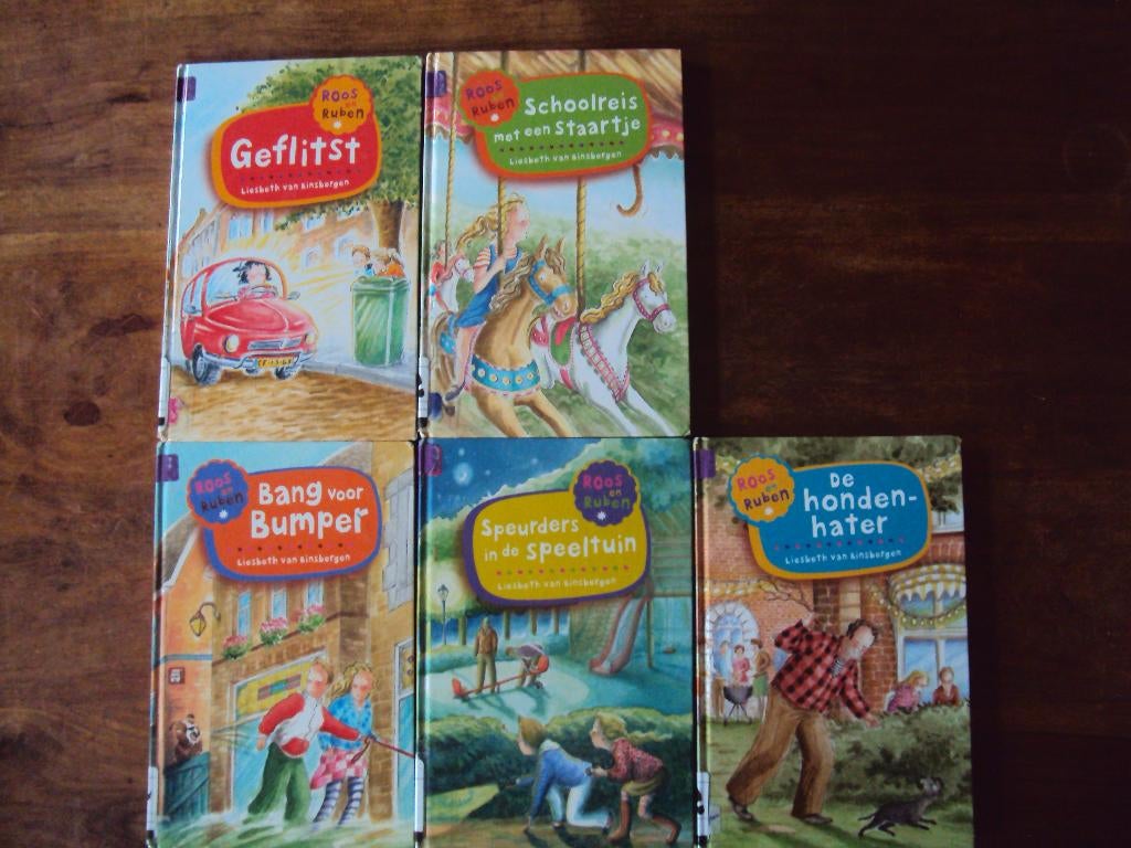 Serie boeken: Manege De Driesprong van Teunie Suijker, Ophalen of Verzenden, Gelezen, Liesbeth van Binsbergen, Fictie algemeen