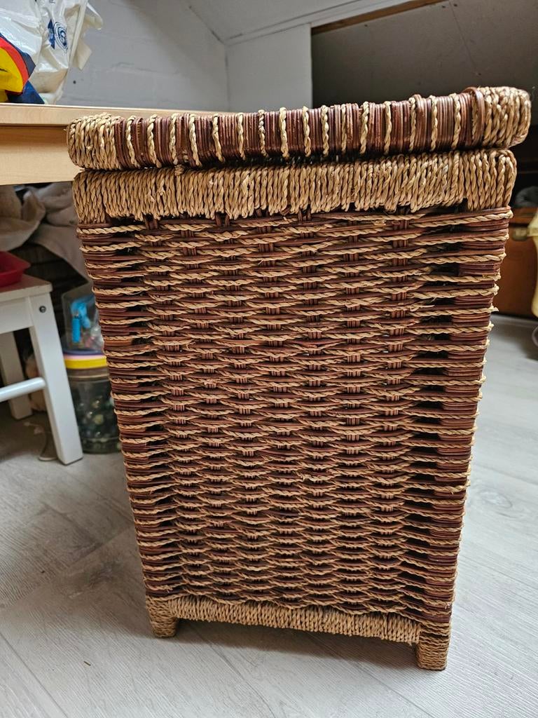 Rieten/sisal opberg mand, H46,5 Br38, D28 LEUKE OPBERGER, Ophalen, Gebruikt