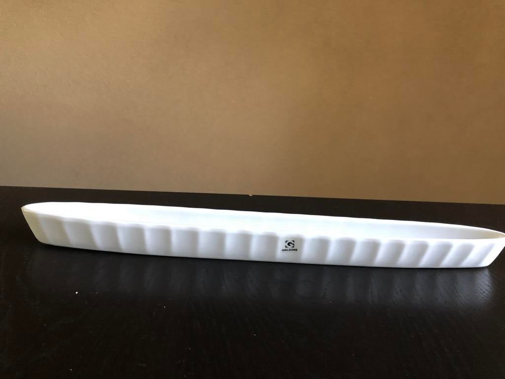 Olijvenschaal / olijvenboot van Galzone, circa 40 cm lang, Huis en Inrichting, Ophalen of Verzenden, Overige stijlen, Overige typen