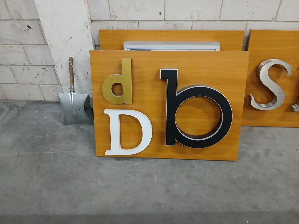 D en b lichtbak, Ophalen