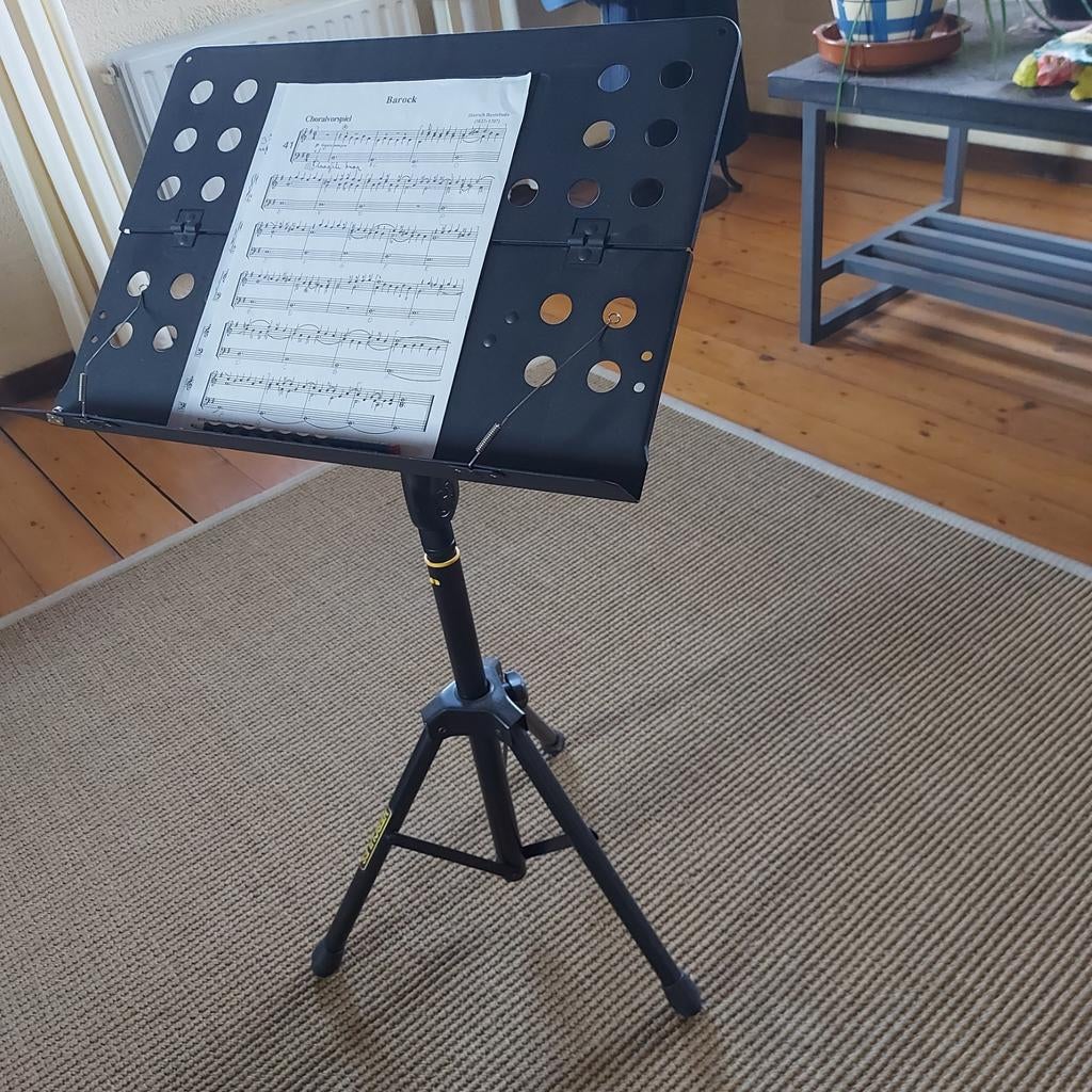 Hercules muziekstandaard., Ophalen