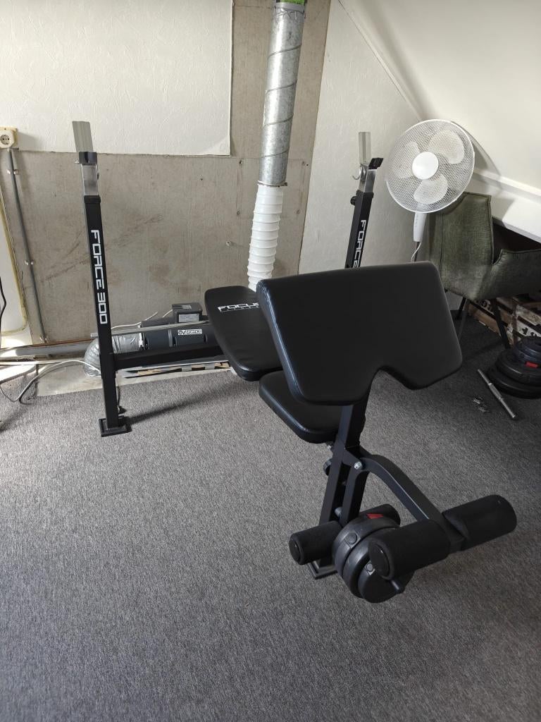 Complete Halterbank Focus Fitness Force 300, 80kg gewicht, Sport en Fitness, Ophalen, Zo goed als nieuw, Krachtstation
