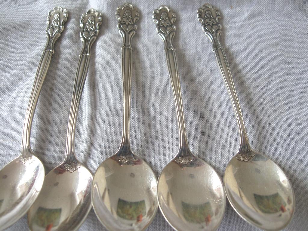 5 verzilverde? Kleine lepels,vrowe hoofd zie foto's, Ophalen of Verzenden