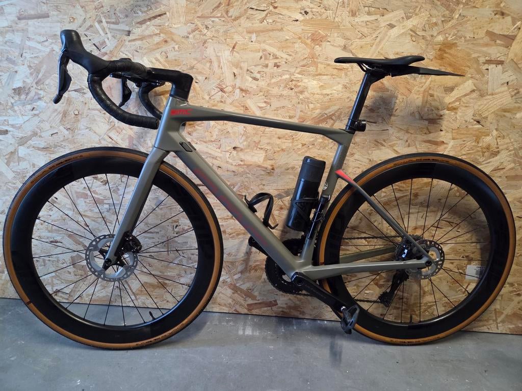 BMC Roadmachine 01 MOD 2023 Ultegra DI2 FFWD Ryot 55, Carbon, Zo goed als nieuw, Meer dan 20 versnellingen, 53 tot 57 cm