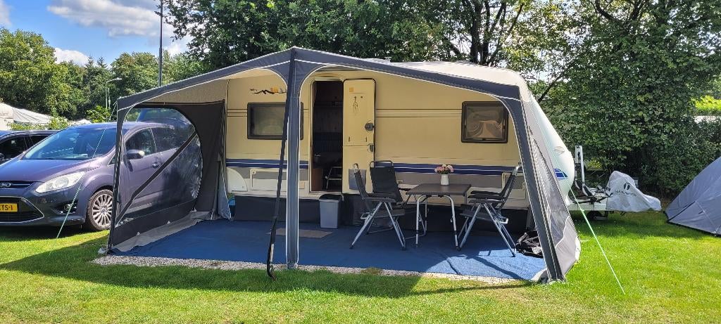 Hobby Deluxe Easy 460 UFE inclusief stallingsmogelijkheid, 70 kg, Omvormbare zithoek, Rondzit, Hobby