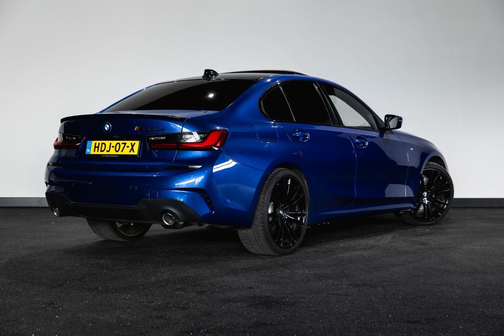 BMW 3 Serie Sedan 3er - 330e M Sport | Shadow | Pano | HuD |, Gebruikt, 4 cilinders, Blauw, Bedrijf