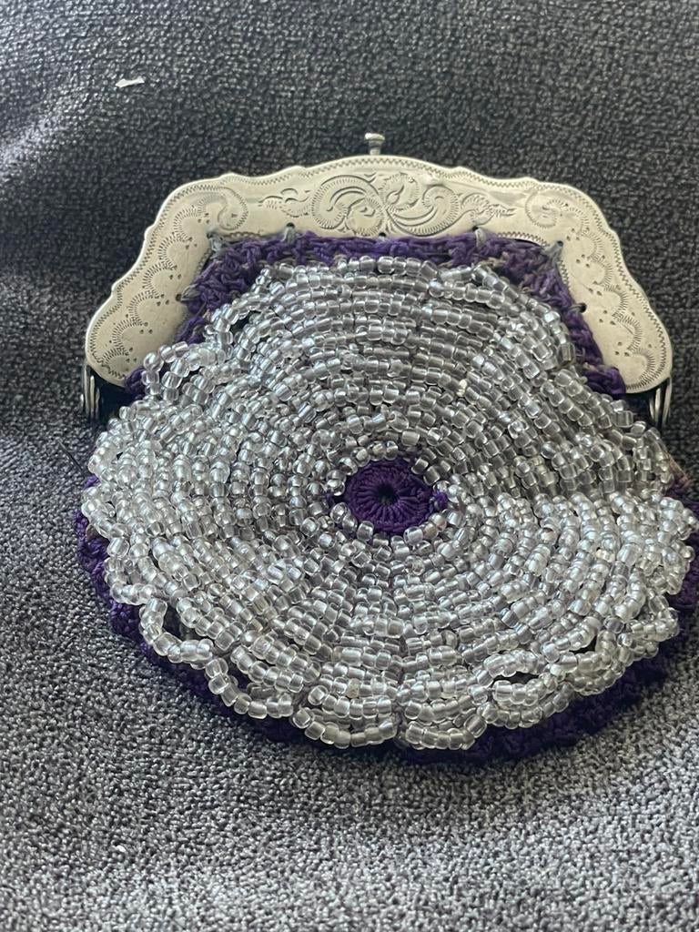 Mooi vintige kralen beursje met zilveren beugeltje, Antiek en Kunst, Verzenden, Zilver