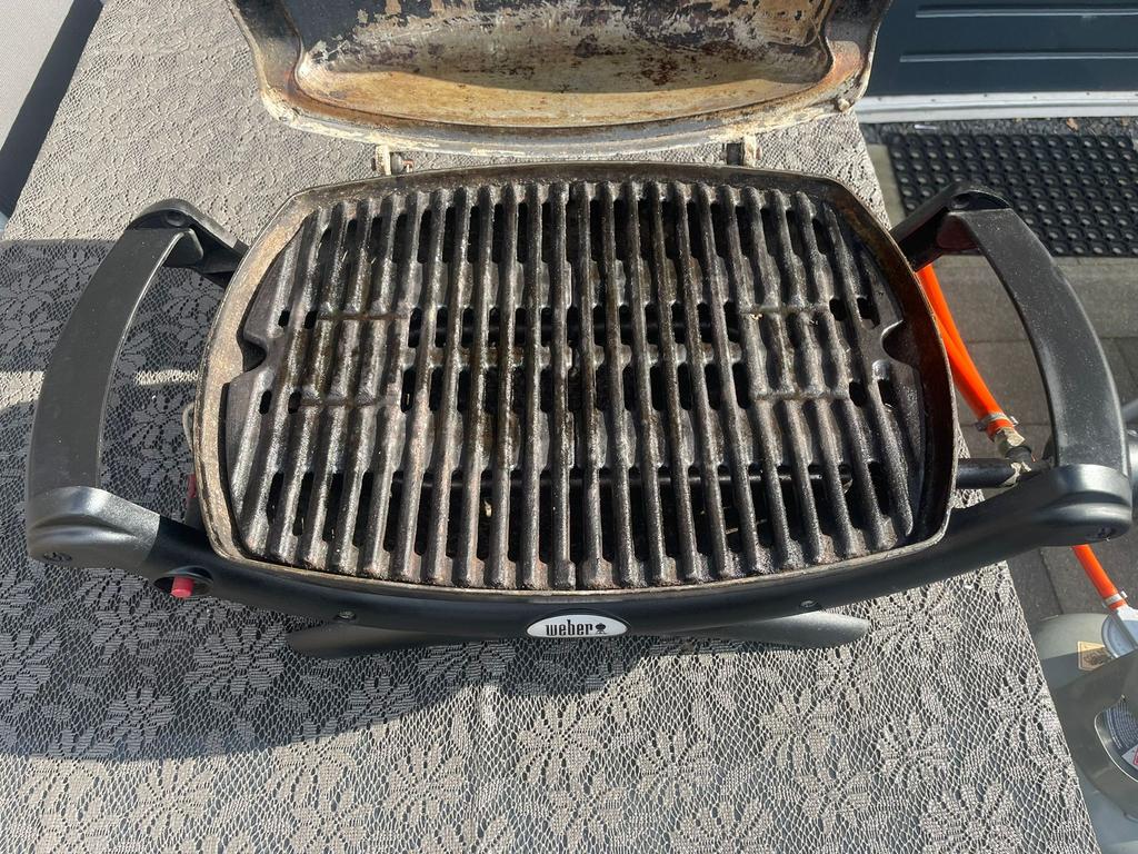 Weber gasbarbecue Q1000, Tuin en Terras, Ophalen, Zo goed als nieuw