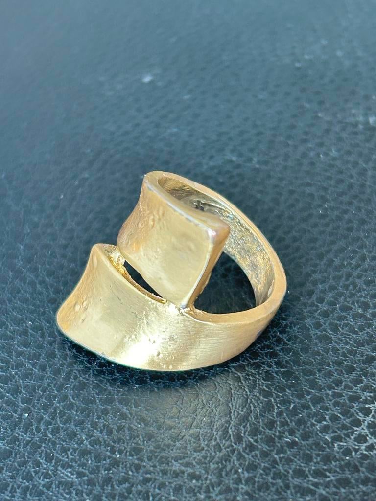 Goudkleurige damesring- Vintage., Overige materialen, Gebruikt, Ophalen of Verzenden, Kleiner dan 17