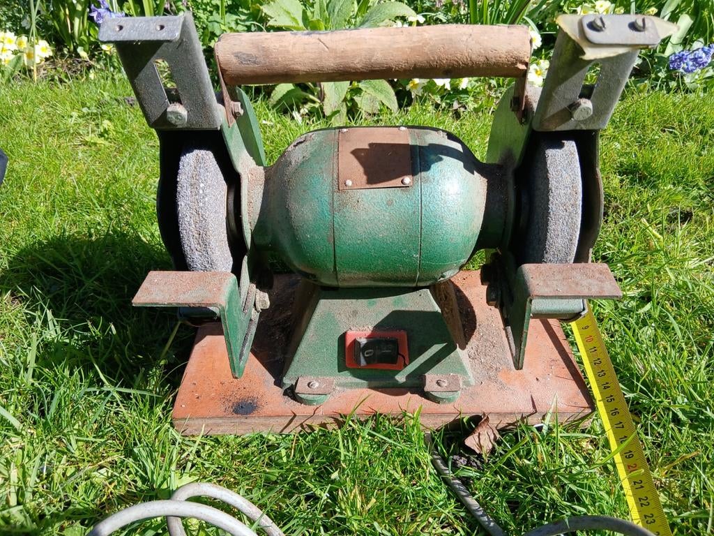 Slijpmachine 220 volt, Ophalen of Verzenden, Gebruikt, Minder dan 700 watt, Werkbankslijpmachine