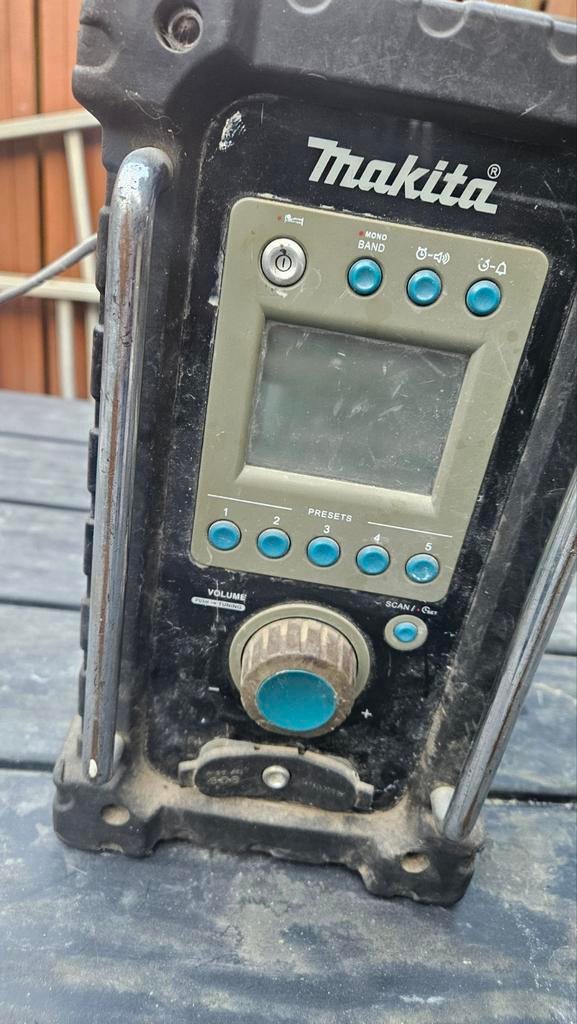 Te koop 2x makita bouwradio, Ophalen, Bouwradio
